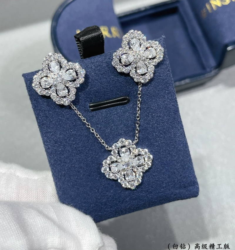 HARRY WINSTON